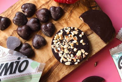 Savor the Freshness: Raw Mint Chocolate Hearts!