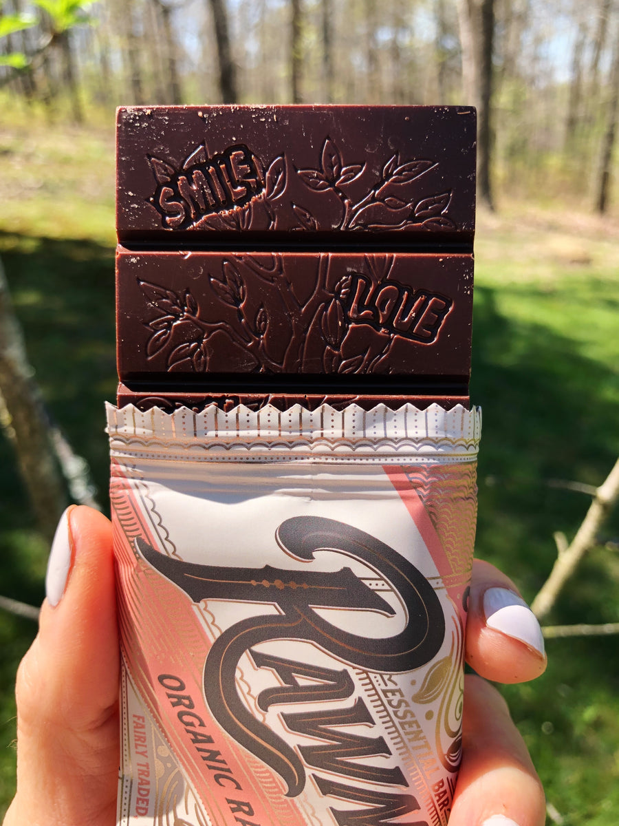  Rawmio Essential Mint Chocolate Bar - Organic, Raw, Chocolate,  70% Cacao, 1.1 oz. : Grocery & Gourmet Food