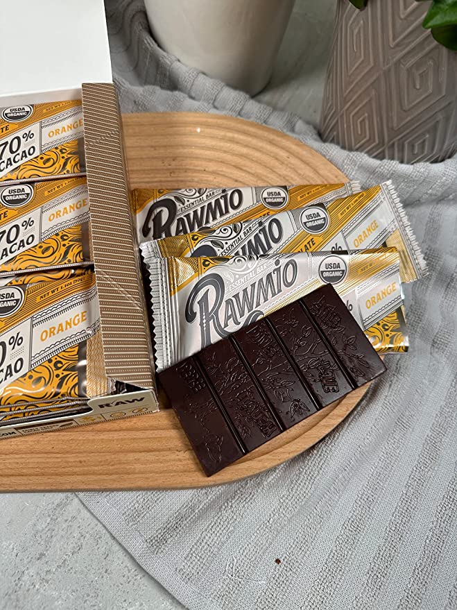  Rawmio Essential Mint Chocolate Bar - Organic, Raw, Chocolate,  70% Cacao, 1.1 oz. : Grocery & Gourmet Food